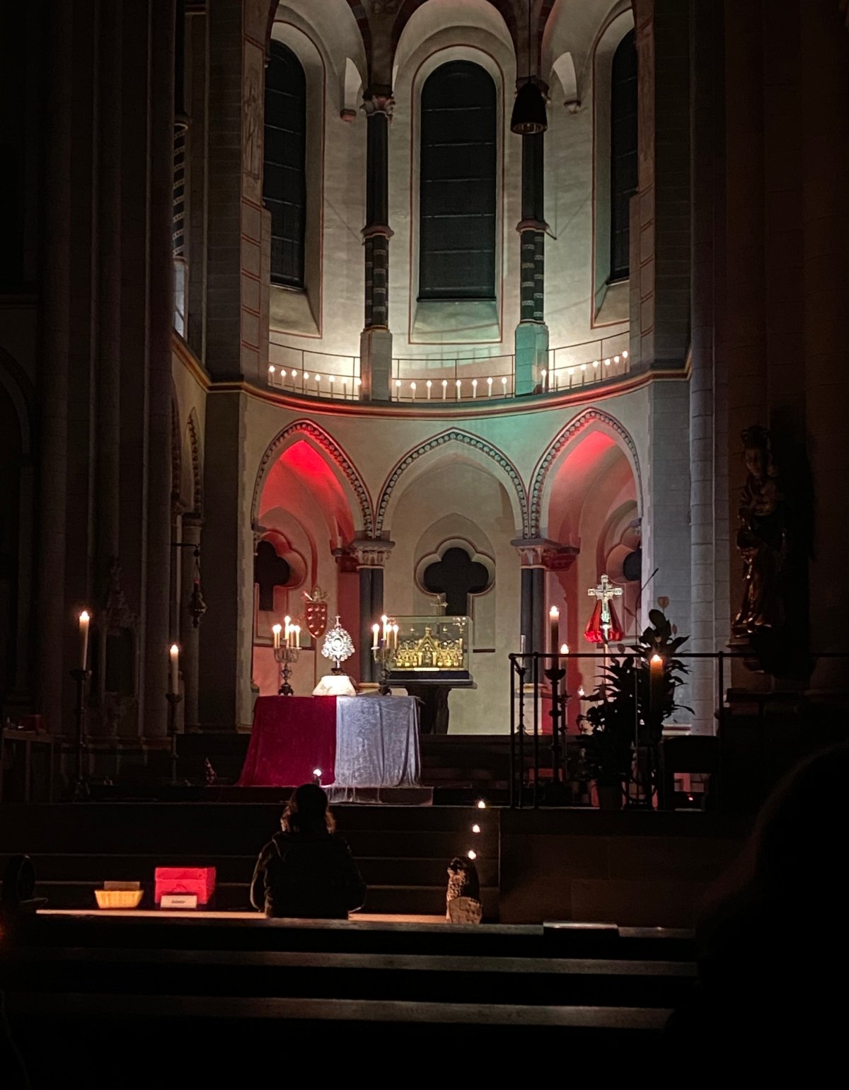Nightfever Neuss - Altar (c) Katholische Kirche in Neuss