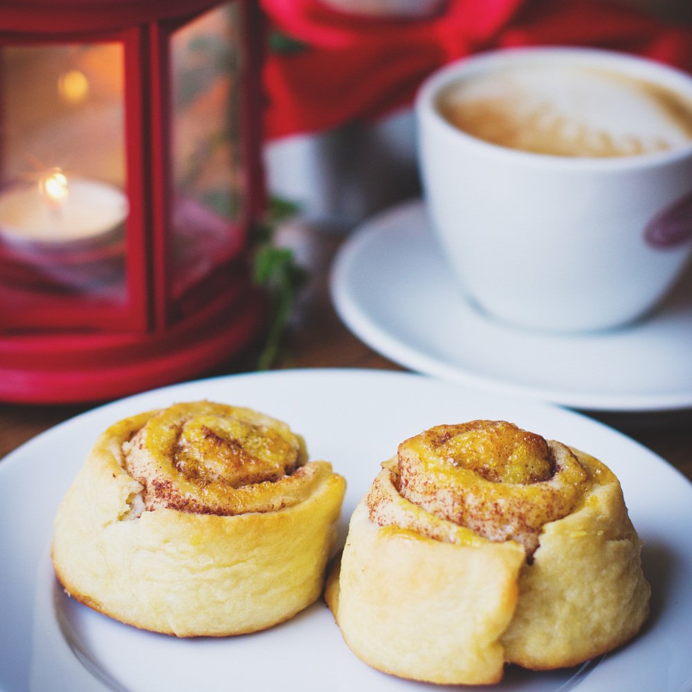 Zimtschnecken und Kaffee (c) Pixabay.com/freestocks-photos